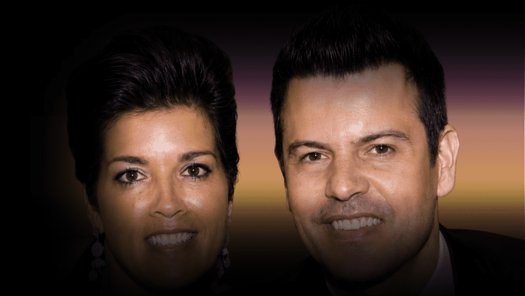 Jordan Knight with wife Evelyn Melendez and their family
